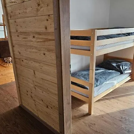 Gruppenunterkunft In Apartman